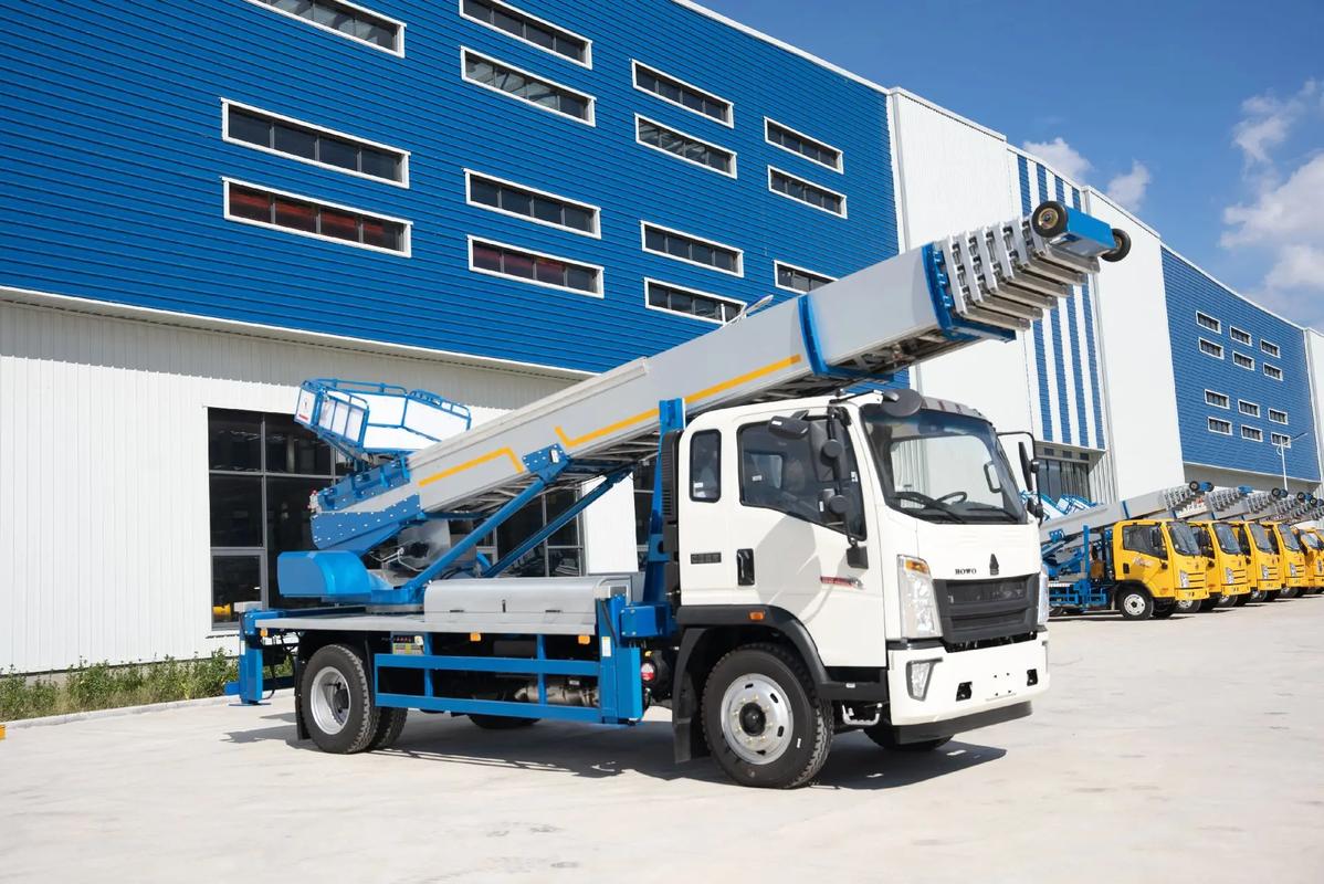 彭市镇出租云梯车高空作业车 建筑垃圾搬运