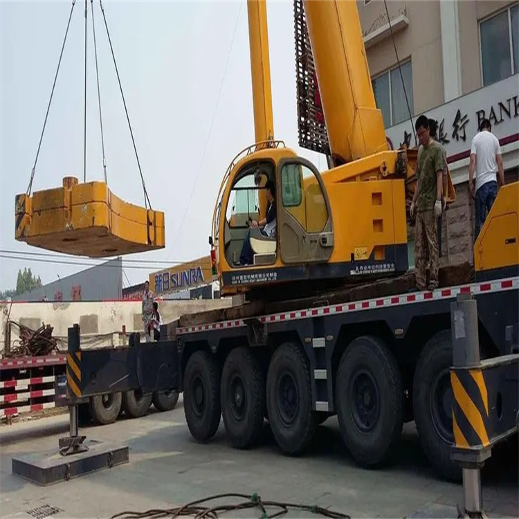 彭市镇当地吊车出租|机器吊装|75吨|工厂搬迁服务